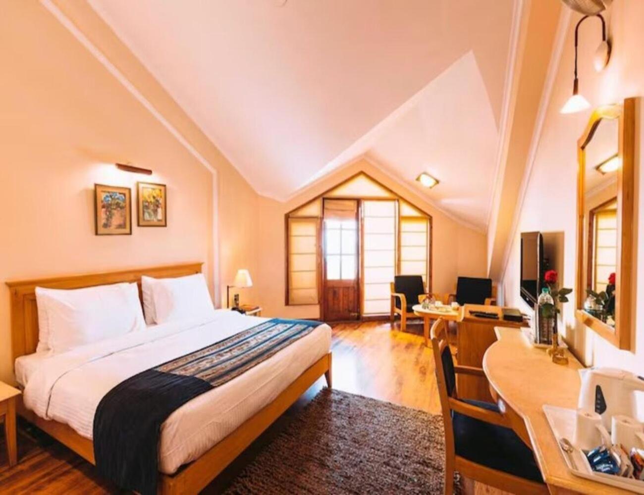 Hotel Willow Banks - Boutique 4 Star Hotel On The Mall Road Shimla Exterior foto
