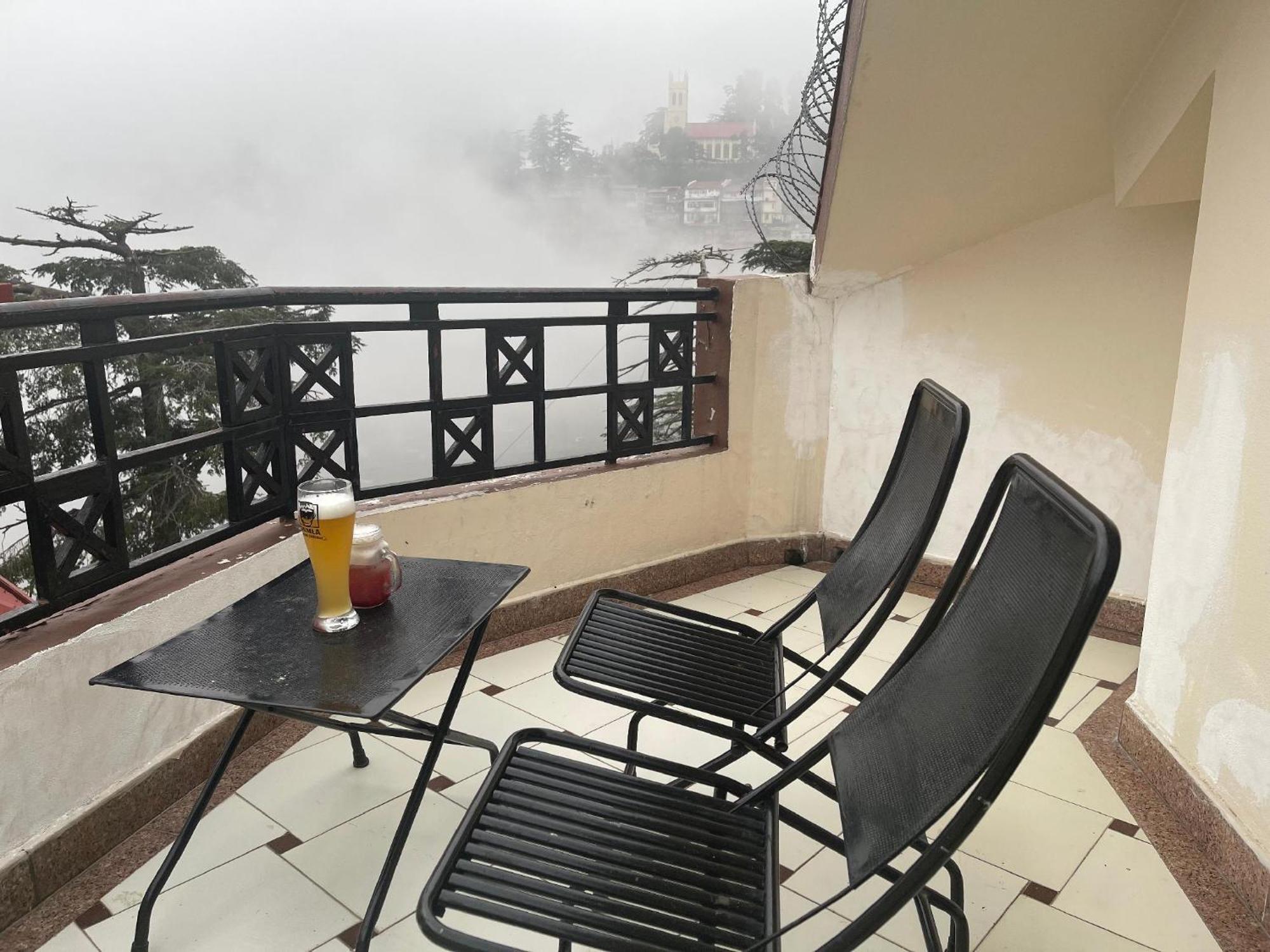 Hotel Willow Banks - Boutique 4 Star Hotel On The Mall Road Shimla Exterior foto