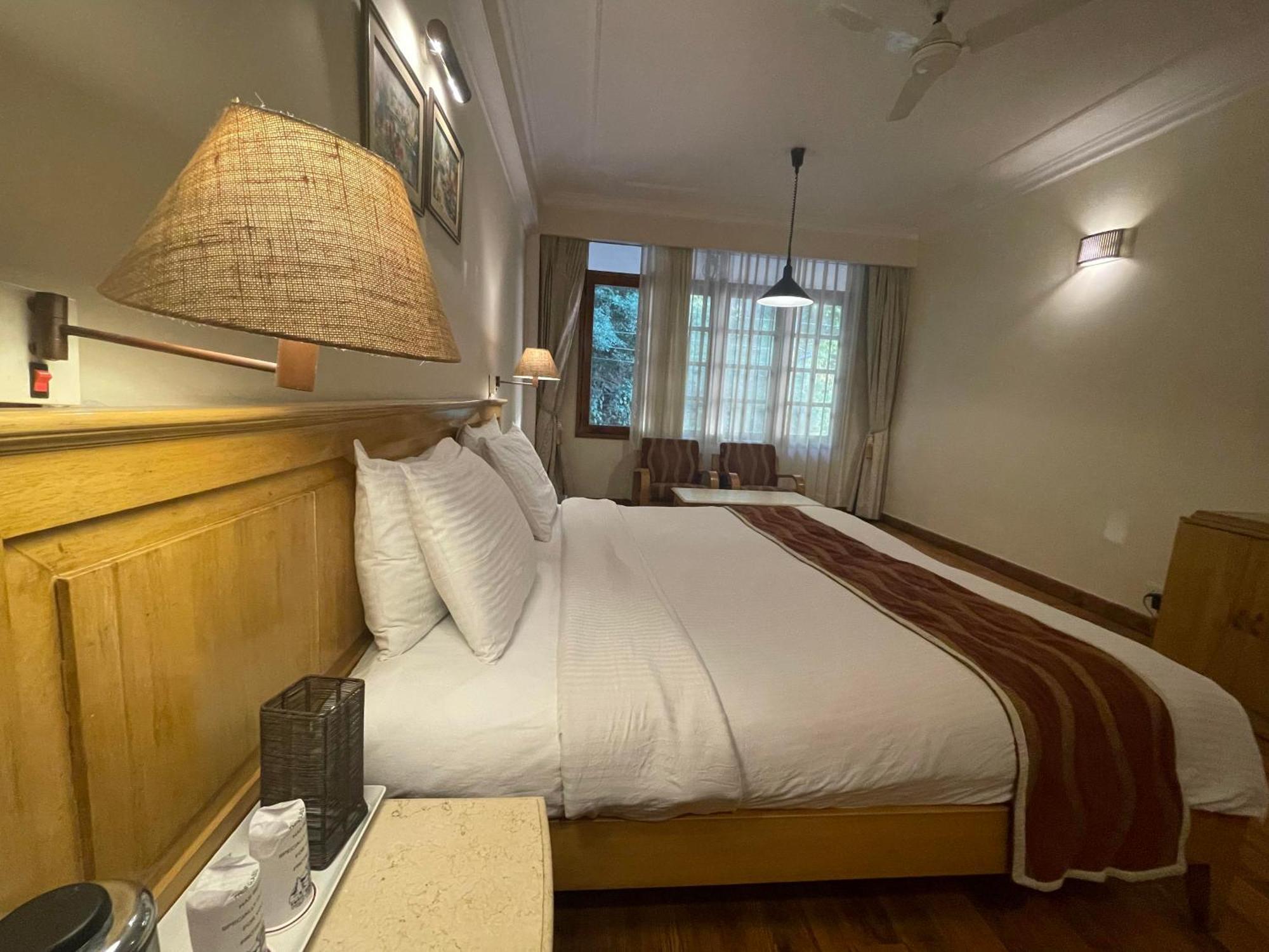 Hotel Willow Banks - Boutique 4 Star Hotel On The Mall Road Shimla Exterior foto
