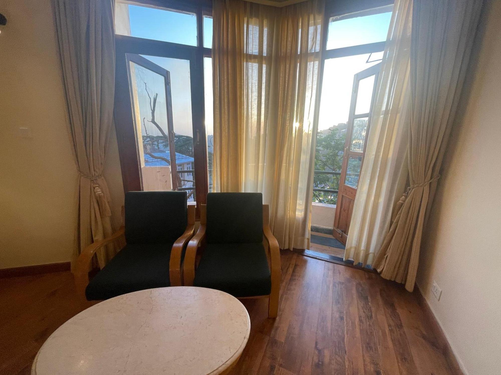 Hotel Willow Banks - Boutique 4 Star Hotel On The Mall Road Shimla Exterior foto